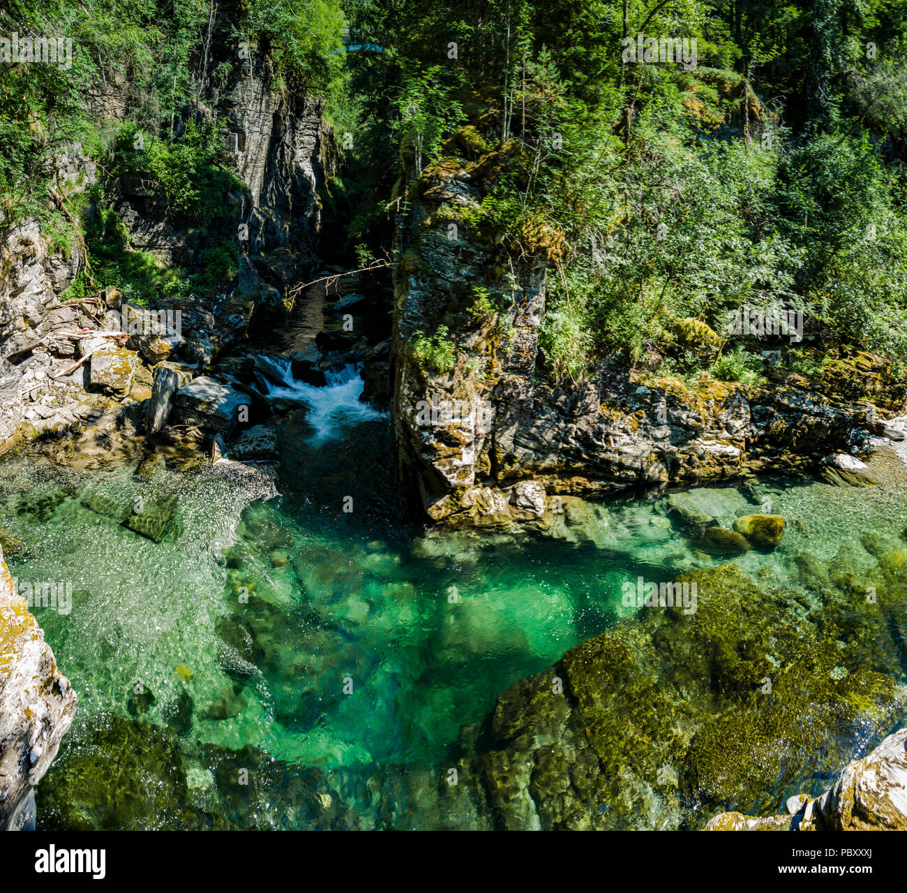 Scenic mountain stream clear hi-res stock photography and images - Alamy