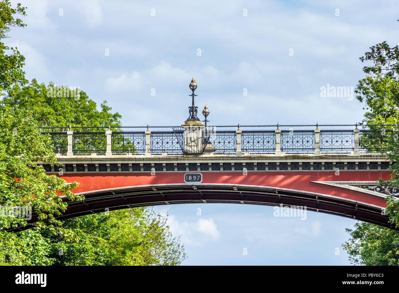 The famous Victorian Archway Bridge, built in 1897 to replace the