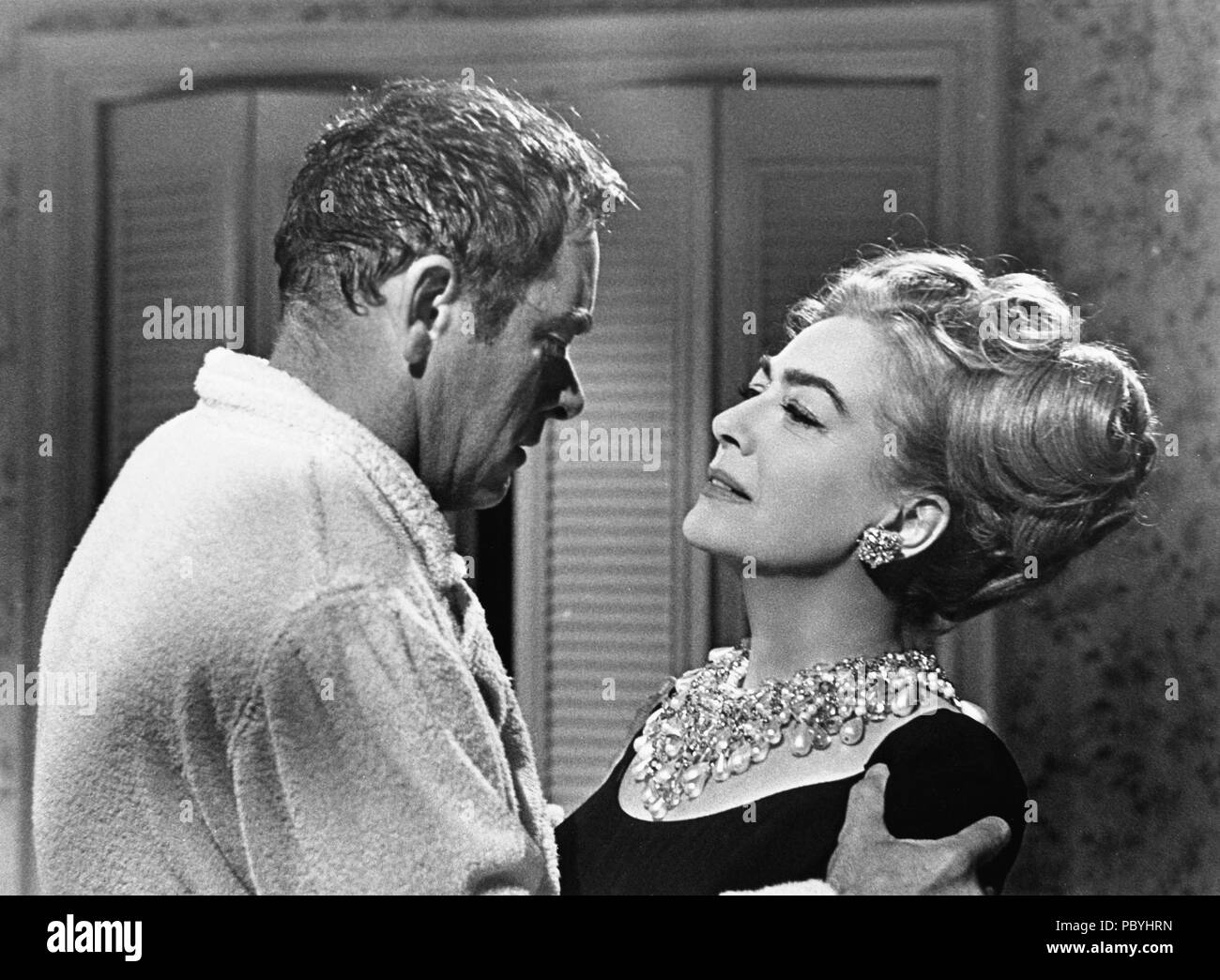 I Saw What You Did, aka: Es geschah um 8 Uhr 30, USA 1965, Regie: William  Castle, Darsteller: John Ireland, Joan Crawford Stock Photo - Alamy