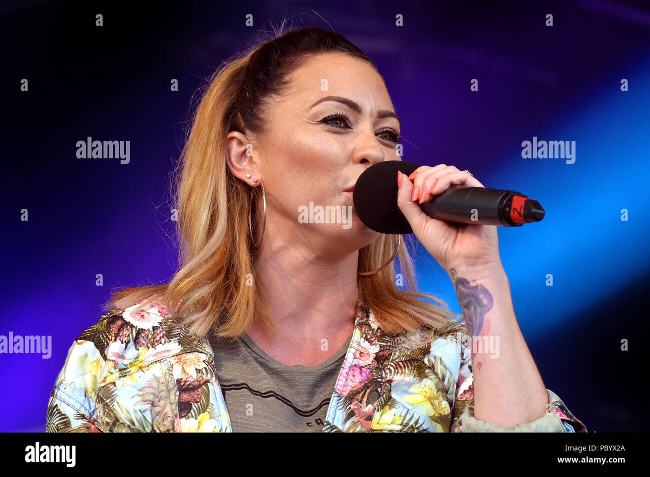 Atomic kitten natasha hamilton hires stock photography and images Alamy
