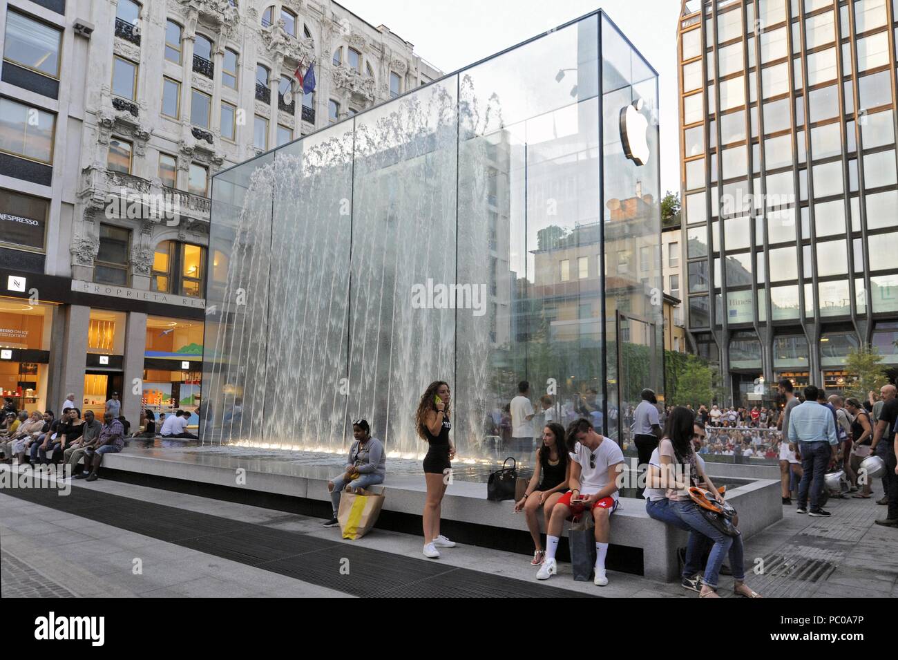Milan (Italy), the Apple Store in Liberty Square, designed by architect  Norman Foster Stock Photo - Alamy