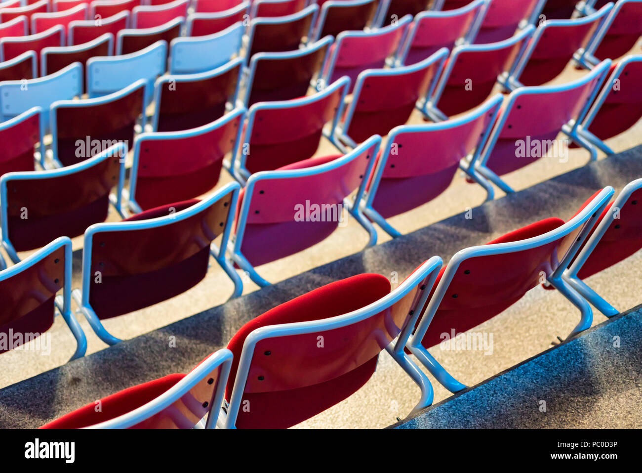 Empty circus arena hi-res stock photography and images - Alamy