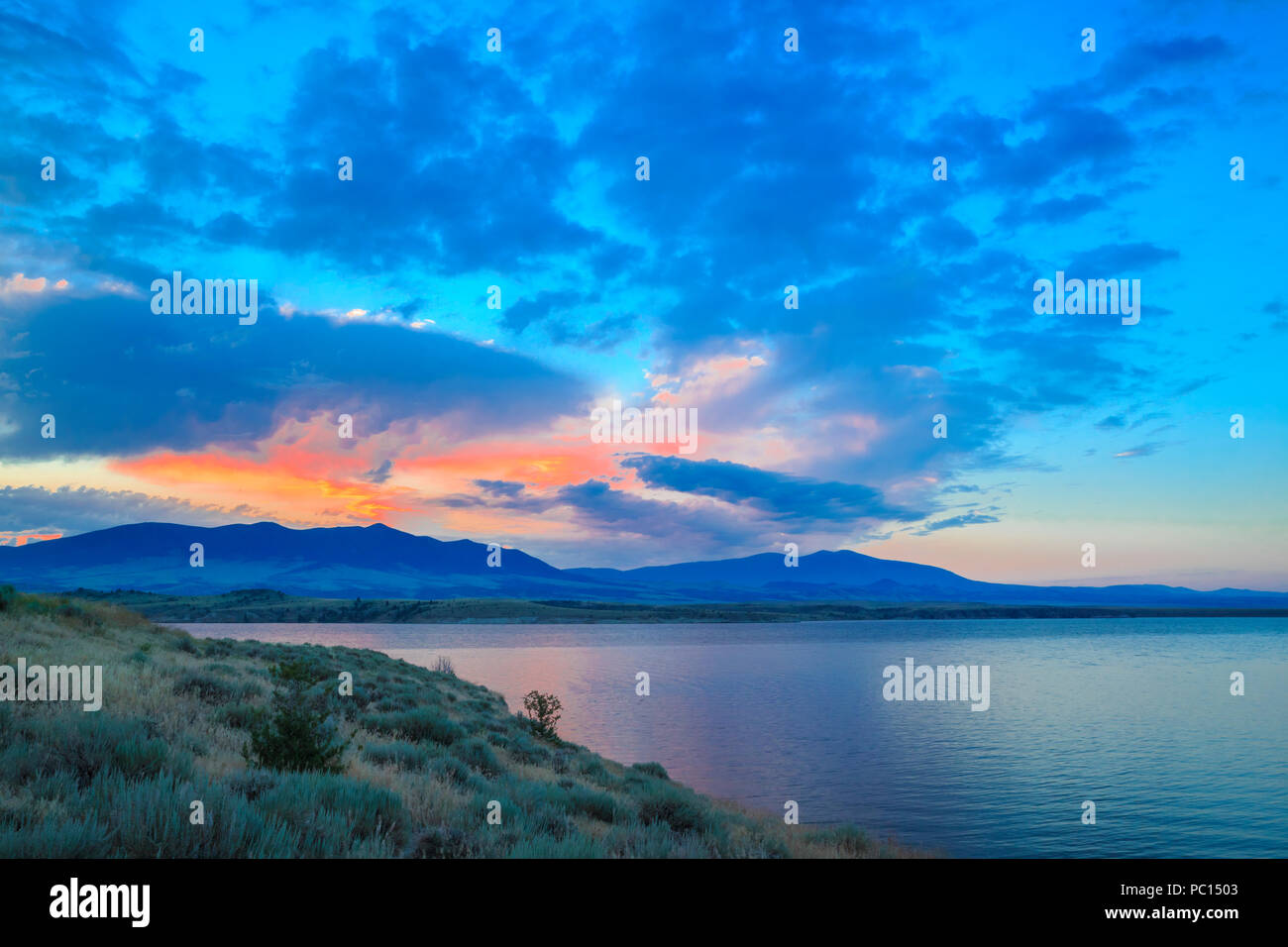 sunrise over canyon ferry lake near winston, montana Stock Photo Alamy