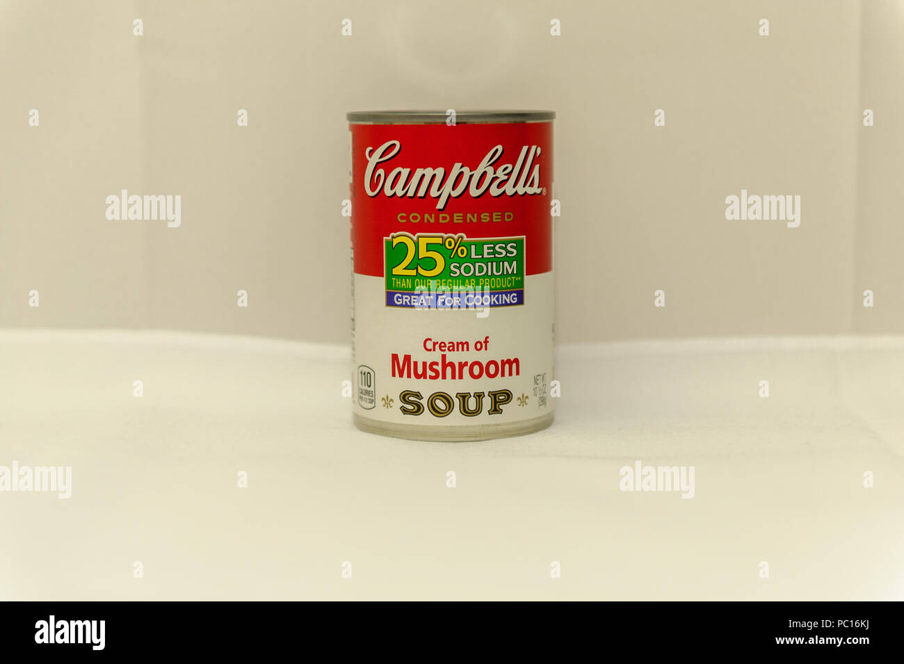 Campbells Cream of Mushroom Soup Stock Photo - Alamy