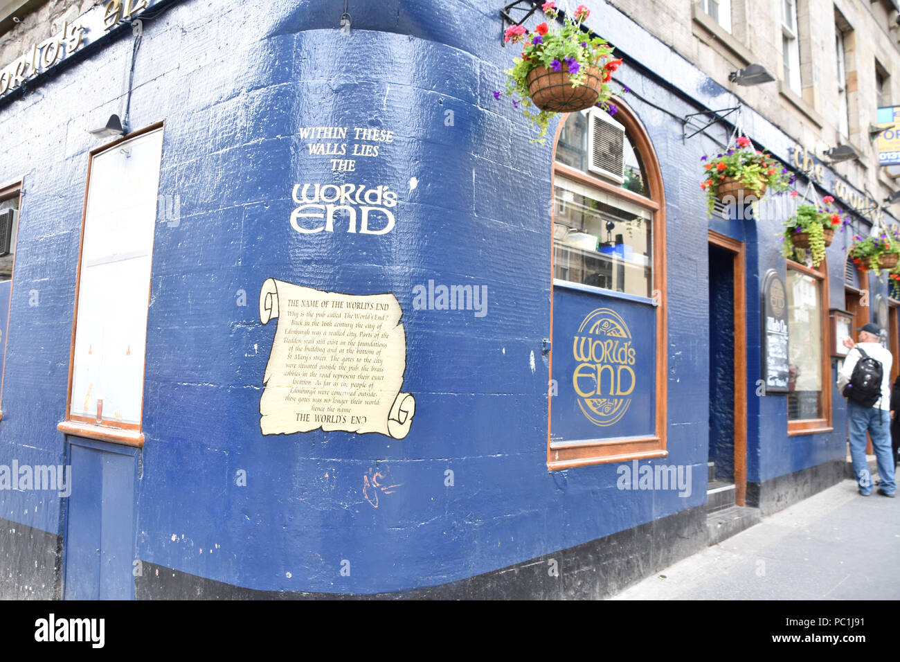 The world's end pub edinburgh hires stock photography and images Alamy