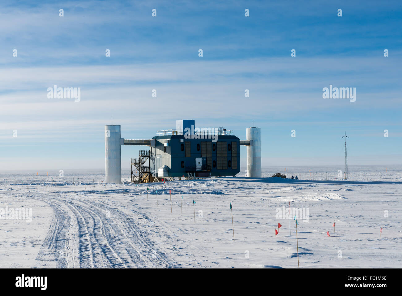 IceCube Neutrino Observatory at the south pole station Stock Photo Alamy