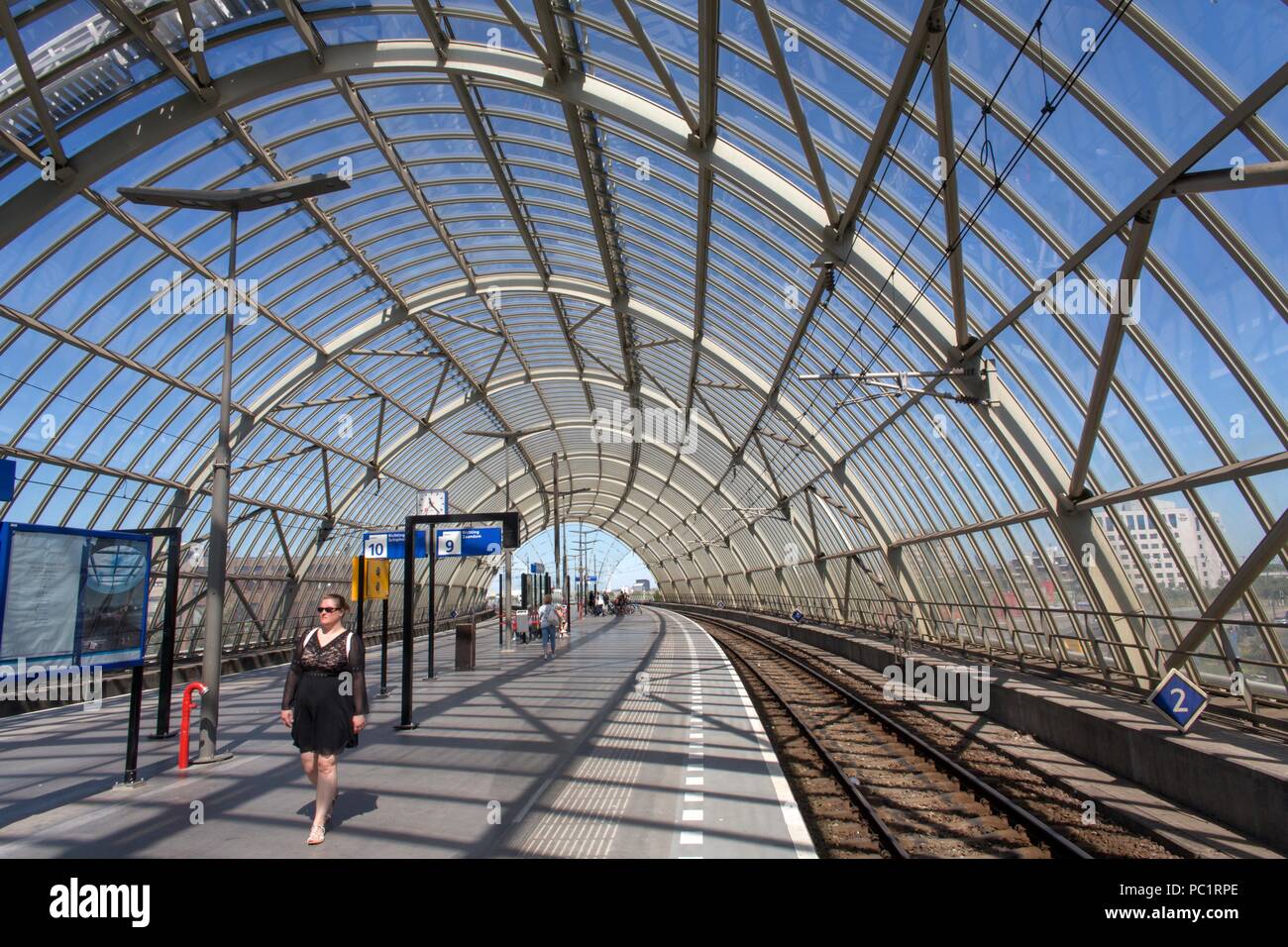 Treinstation hi-res stock photography and images - Alamy