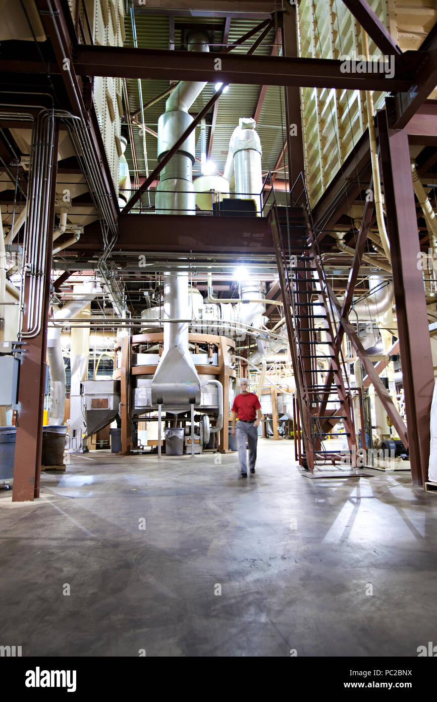 A beverage manufacturing and bottling facility Stock Photo Alamy