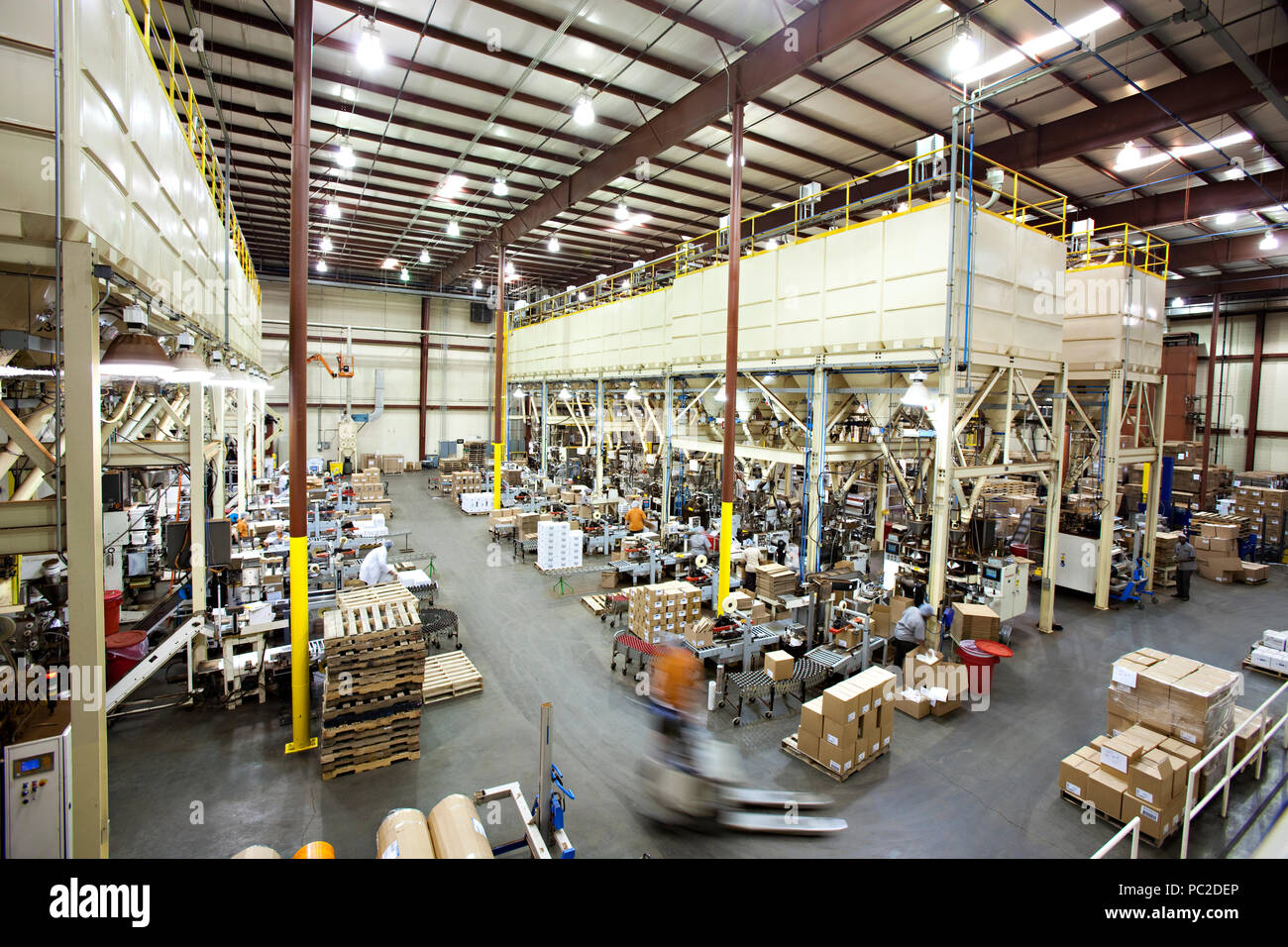 A beverage manufacturing and bottling facility Stock Photo Alamy