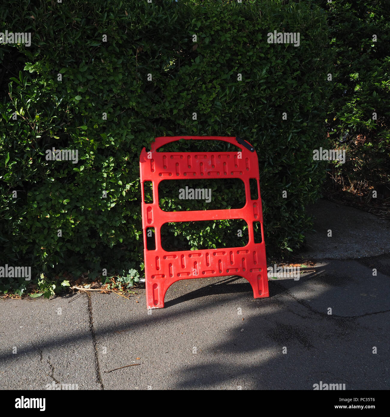Rubbish litter glasses hires stock photography and images Alamy
