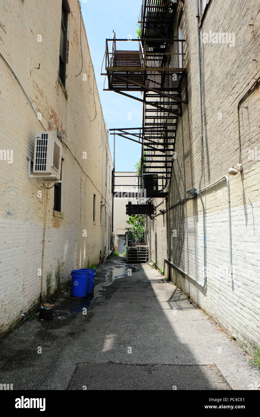 Alley seen from Front Street in Downtown Wilmington, North Carolina