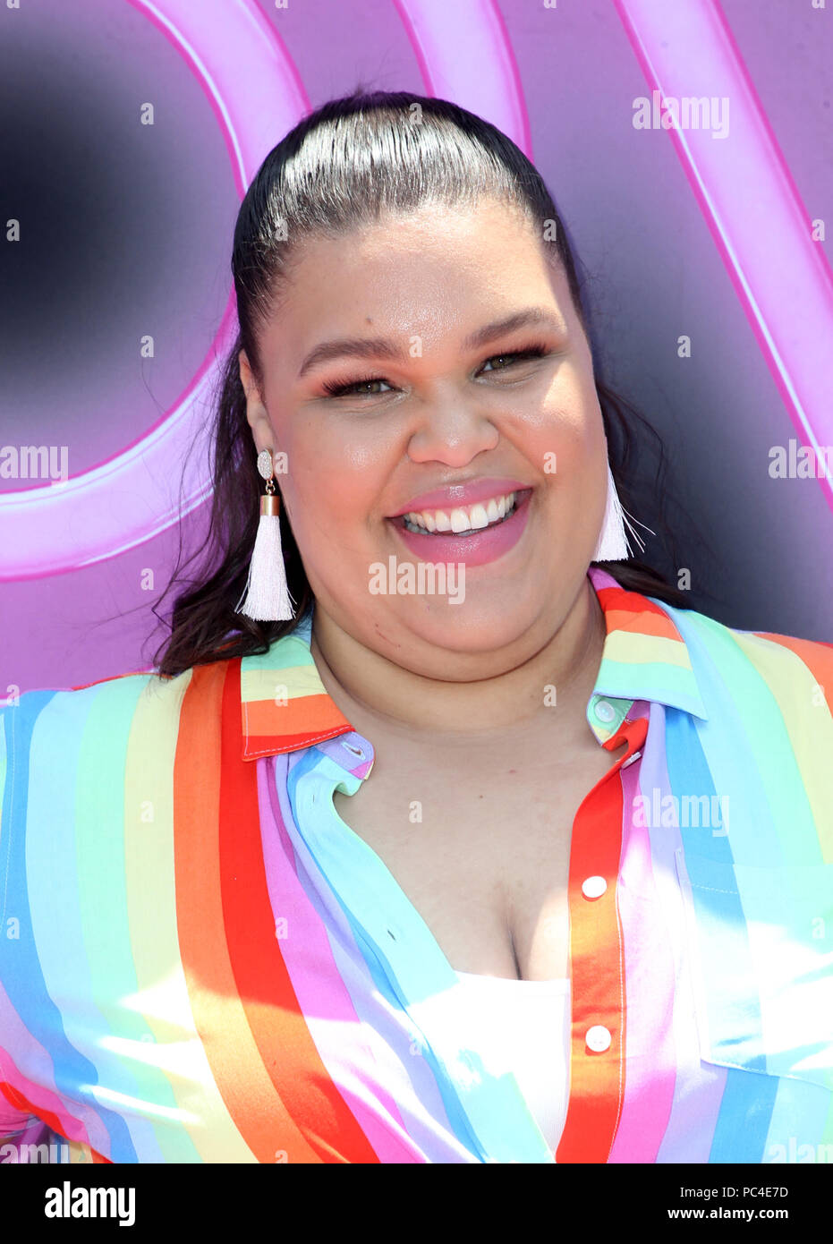 Cast of Netflix's 'Glow' Celebrates Premiere of Season 2 With 80's