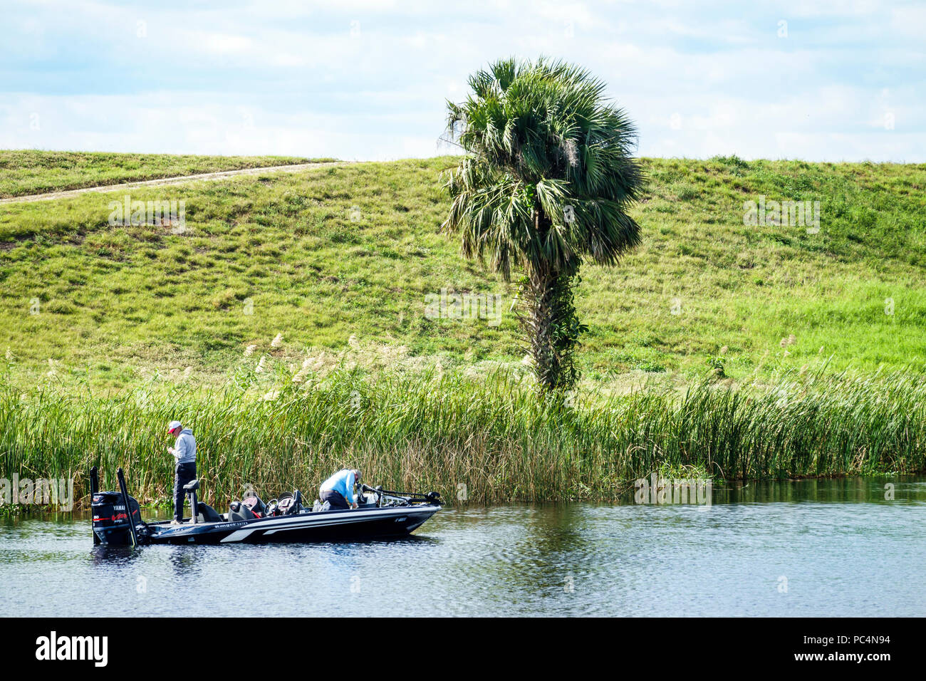 Florida Lake Okeechobee Herbert Hoover Dike bass boat fishing levee