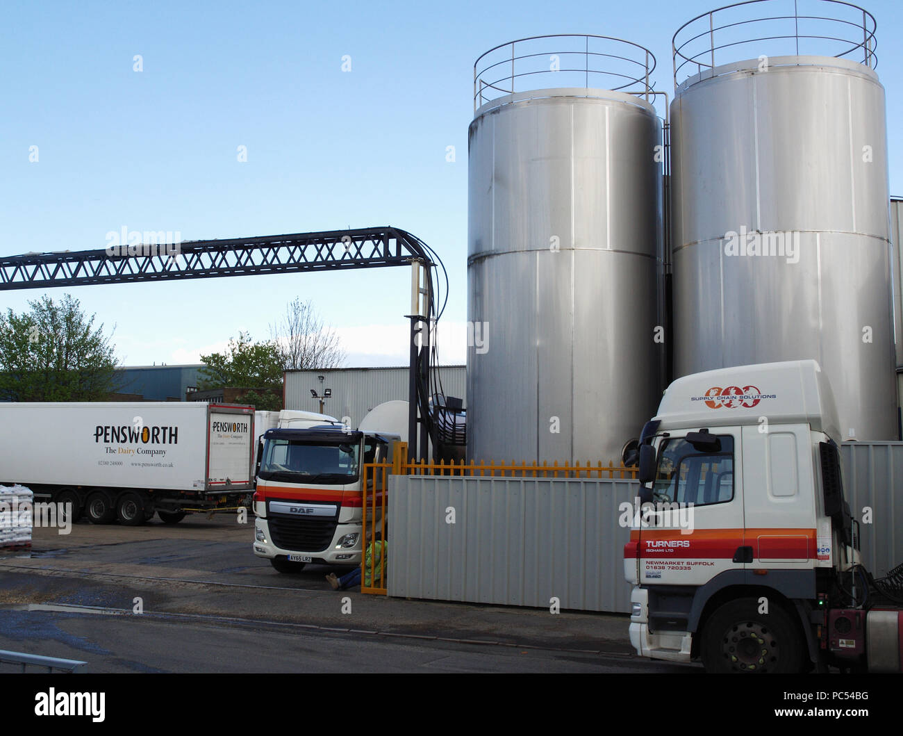Milk float deliveries hires stock photography and images Alamy