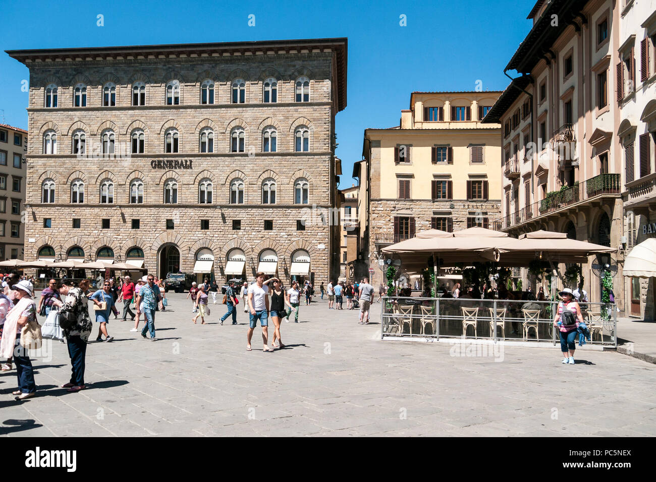 Visitors and restaurants in the Piazzale Michelangelo, in Florence, Tuscany, Italy Stock Photo