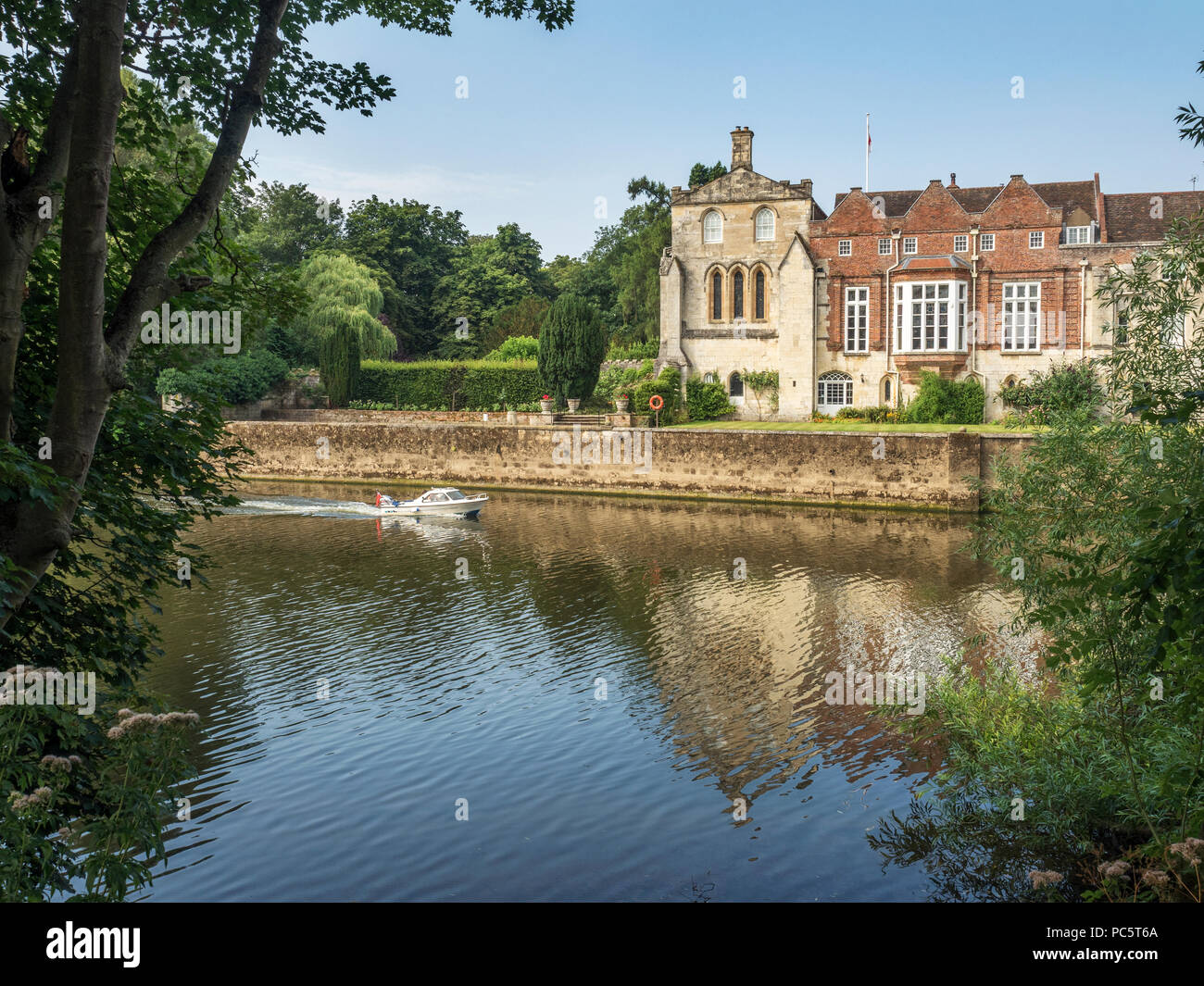 Riverboat passing Palace residence of the of