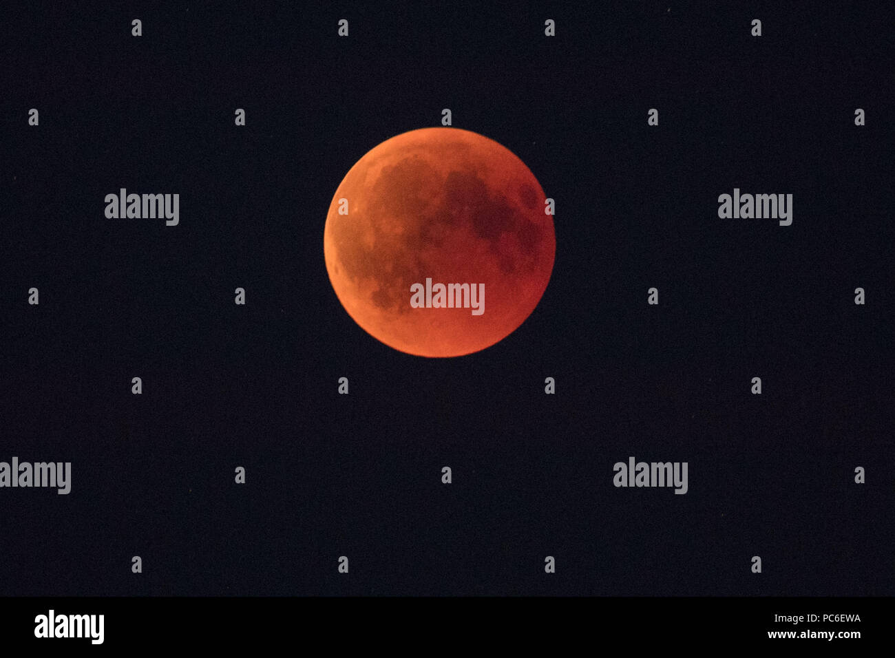 Lunar lunar eclipse of the century in Germany, in Ahlen (Westf.) On 27.