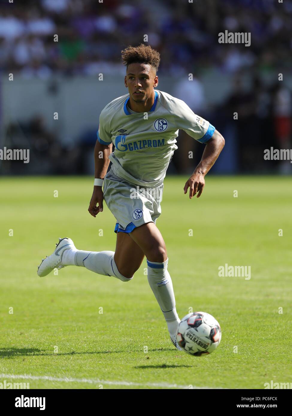 Fc schalke 04 erzgebirge aue hi-res stock photography and images - Page 3 -  Alamy