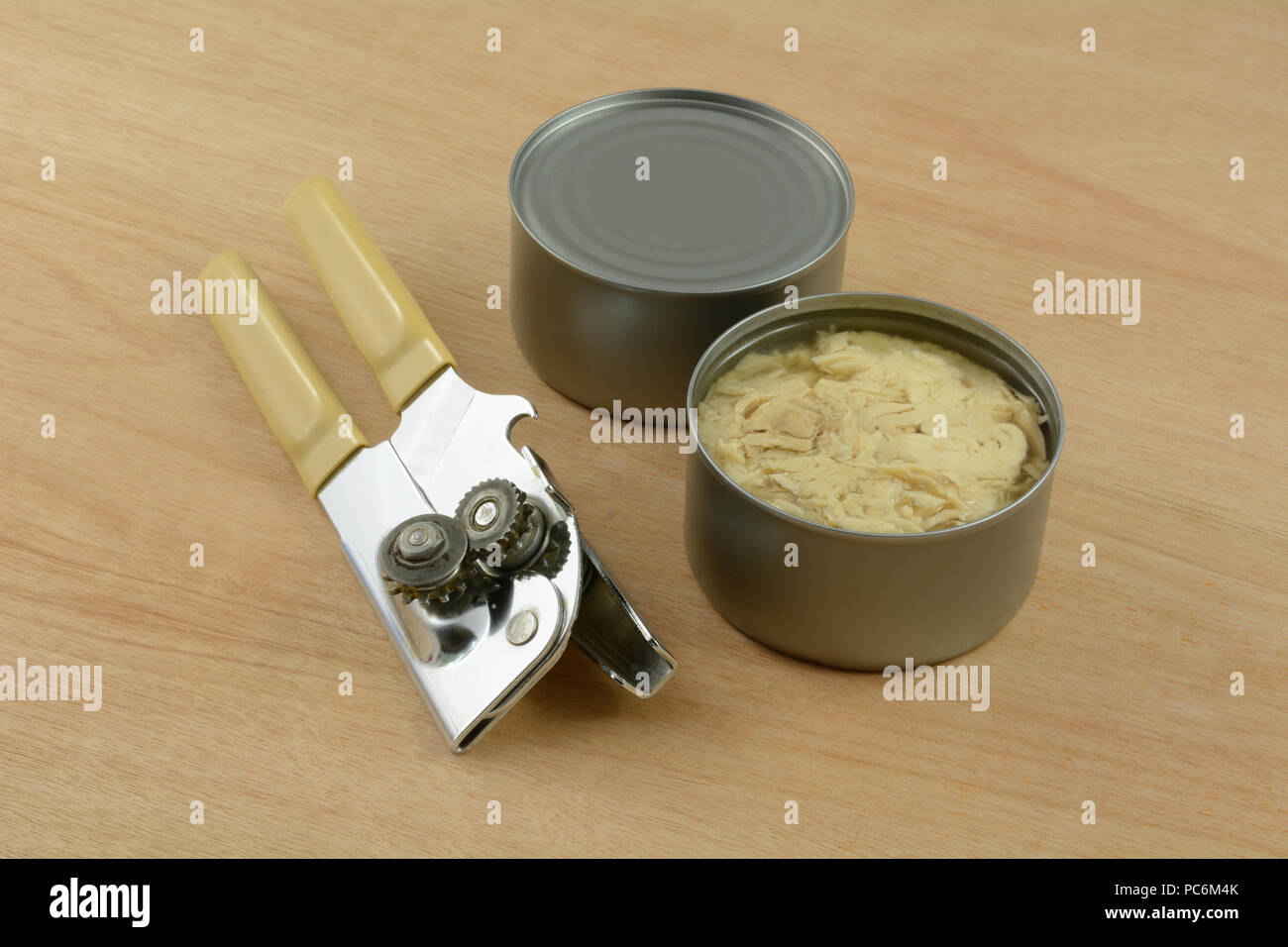 Canned tuna can opener hires stock photography and images Alamy