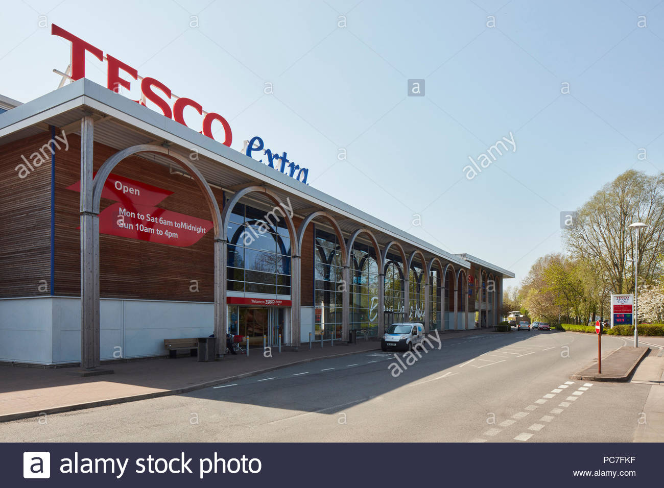 Entrance To Tesco Stock Photos & Entrance To Tesco Stock Images Alamy