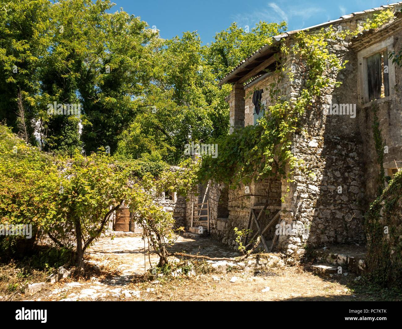 Old house in Perithia, Greece Stock Photo Alamy