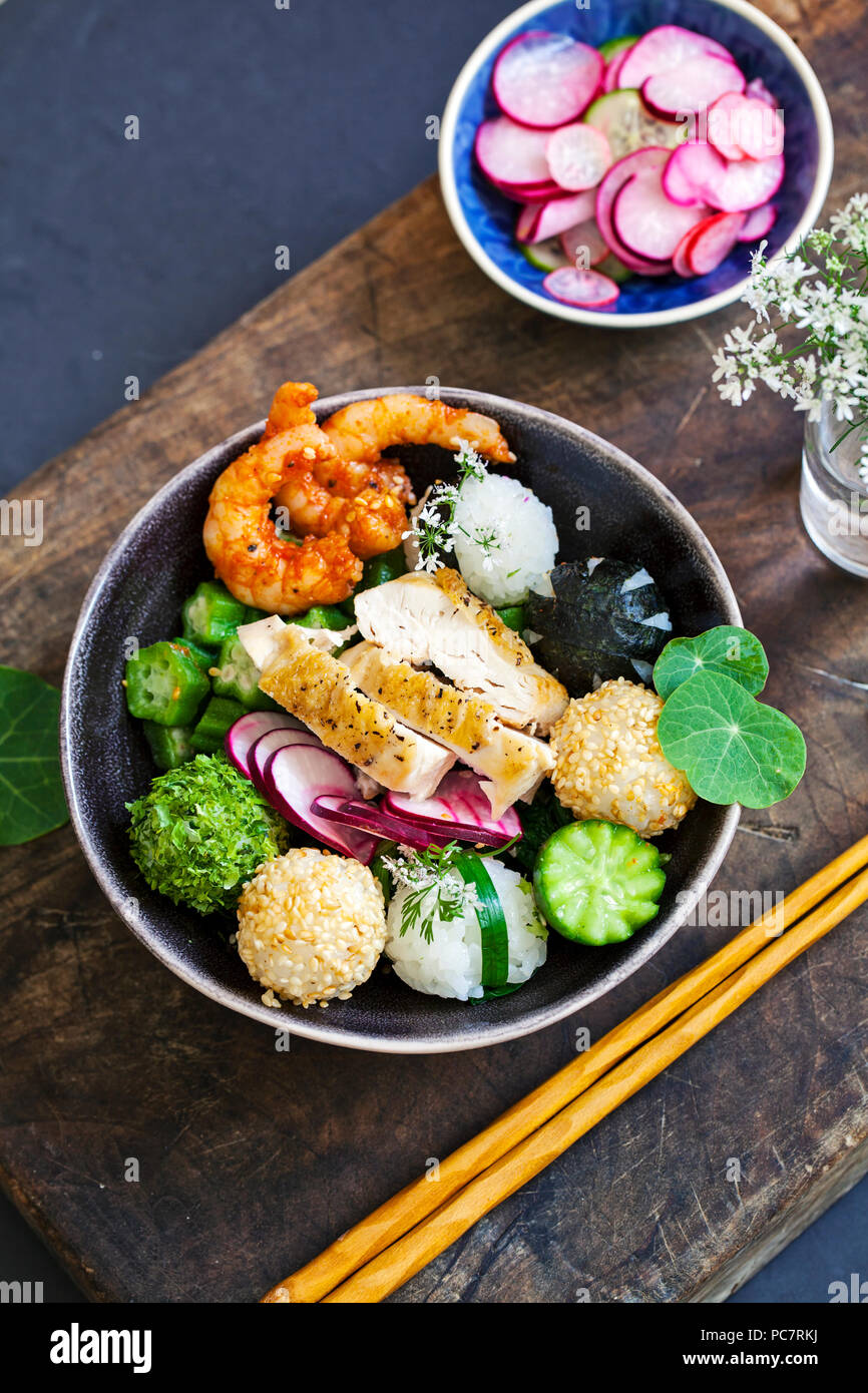 Bento box with onigiri, prawns and vegetables Stock Photo Alamy