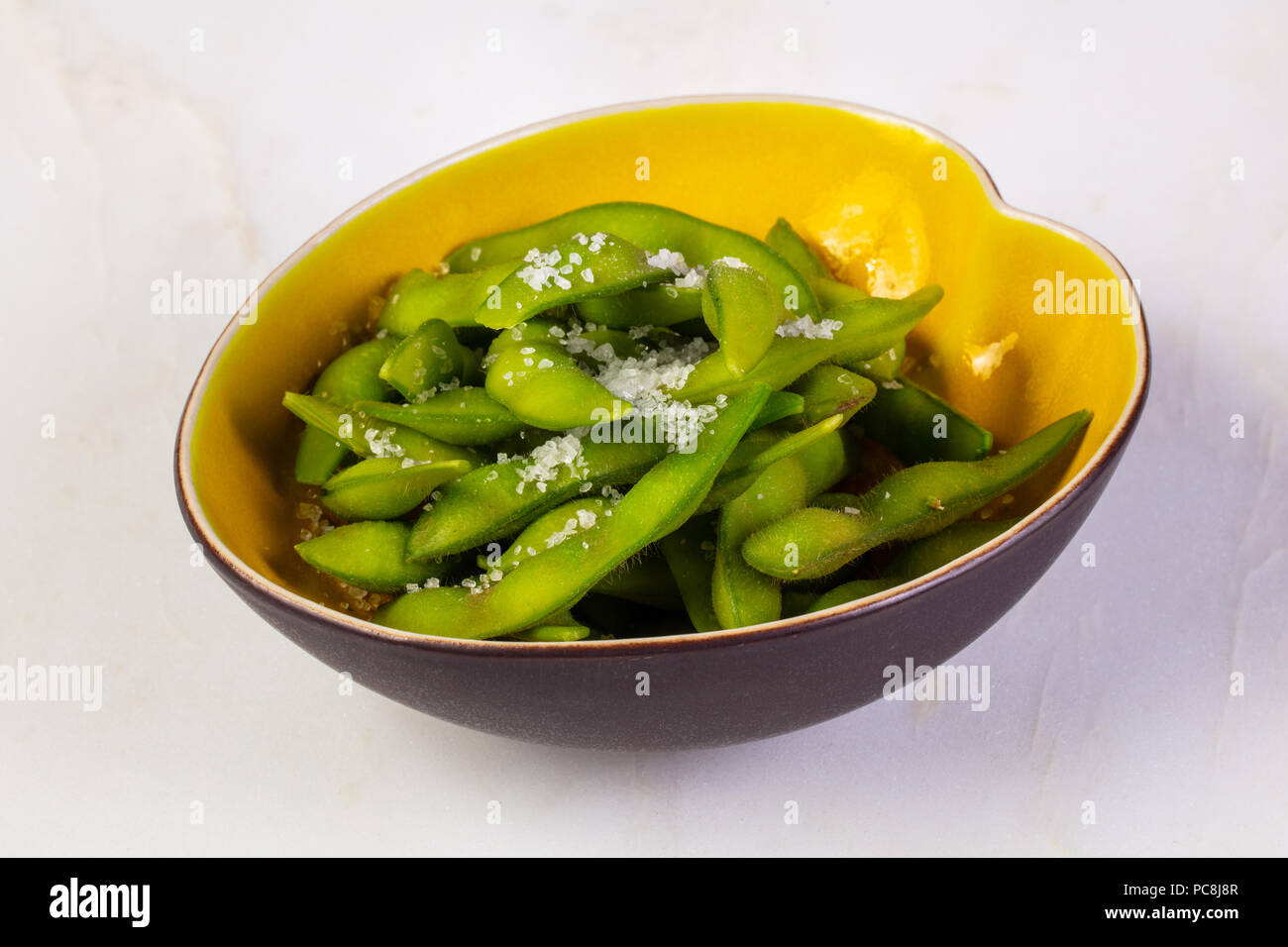 Edamame beans with sea salt Stock Photo Alamy