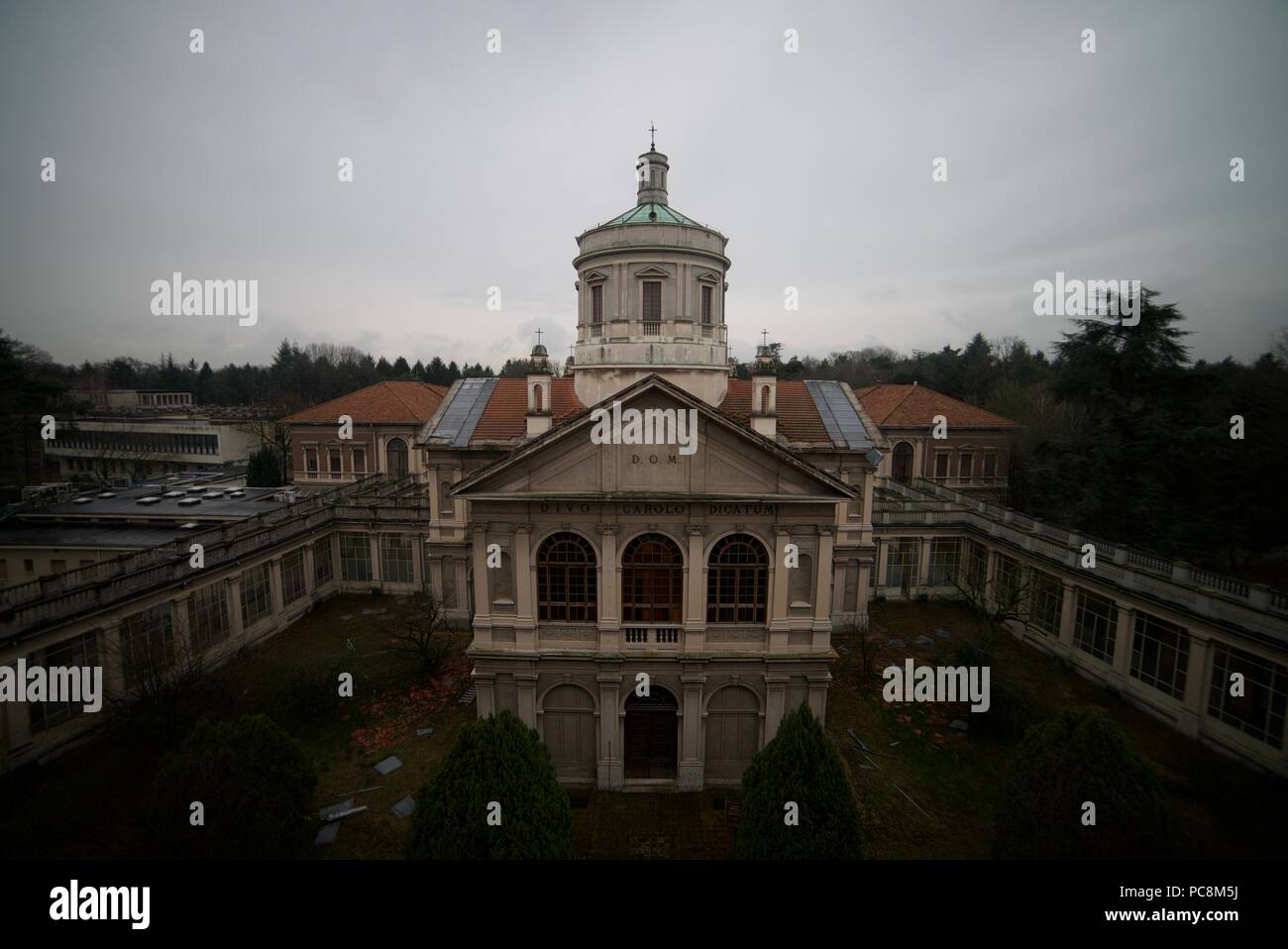 Ex ospedale di Garbagnate, the abandoned Santa Corona hospital near Milan  Stock Photo - Alamy