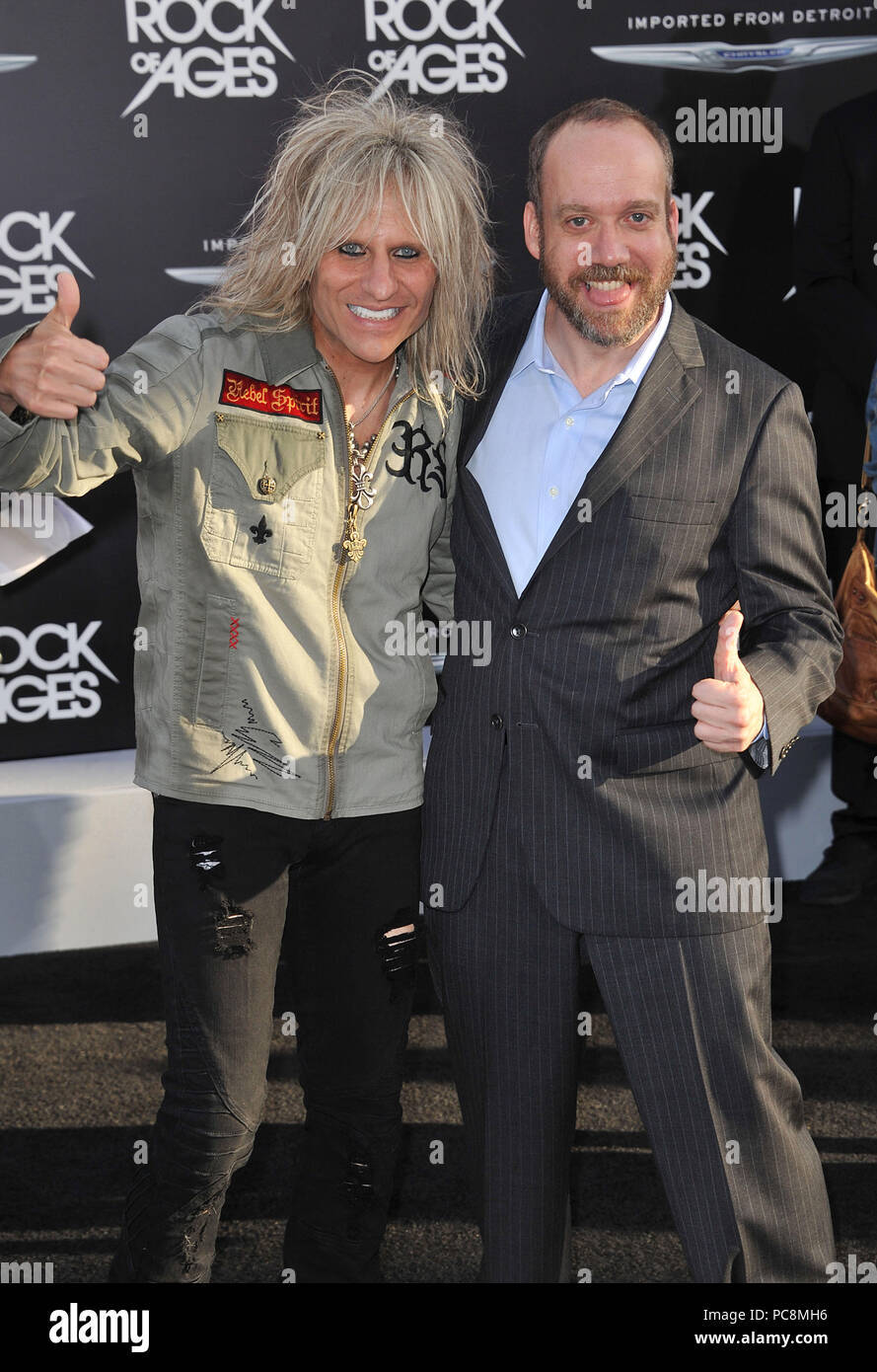 Cc deville and paul giamatti 050 red carpet event hi-res stock