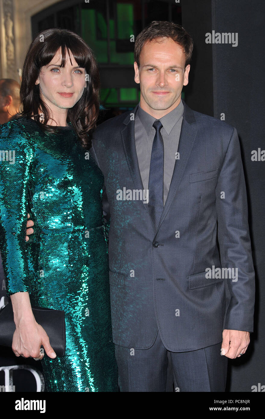 Jonny Lee Miller and wife Michele Hicks at the Dark Shadows Premiere at the  Chinese Theatre In Los  Lee Miller and wife Michele Hicks 213  ------------- Red Carpet Event, Vertical, USA,