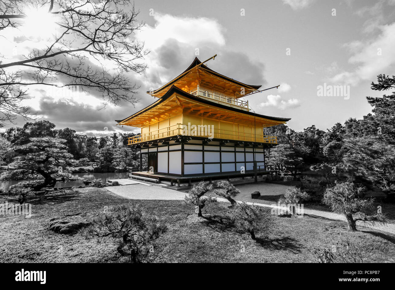 Color-Key image of the Kinkaku-ji temple (金閣寺, Temple of the Golden Pavilion) in Kyoto in the winter of 2017. Stock Photo