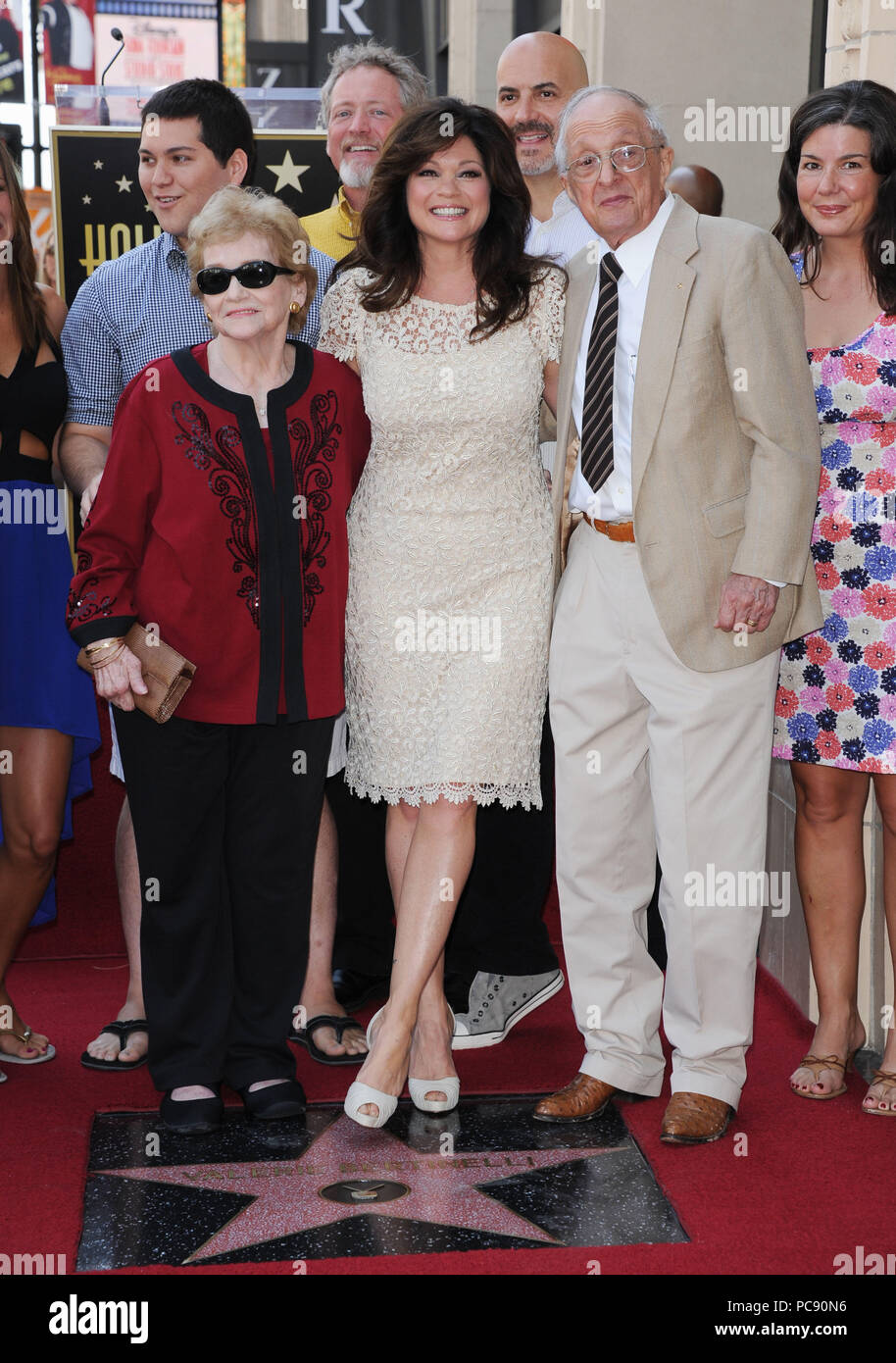 Valerie Bertinelli And Family Hi res Stock Photography And Images Alamy valerie-bertinelli-and-family-hi-res-stock-photography-and-images-alamy