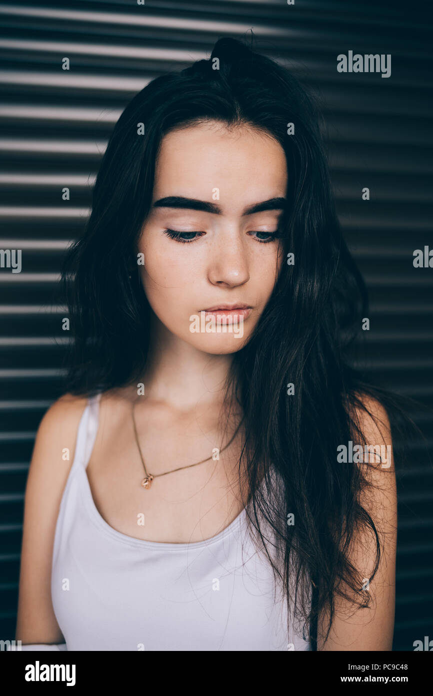 Long Dark Hair High Resolution Stock Photography And Images Alamy