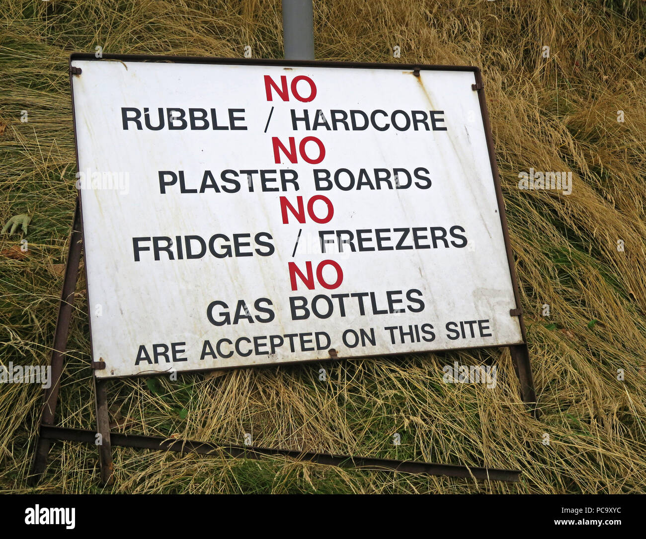 No Rubble, fridges, gas bottles sign, at Sandy Lane, Stockton Heath Recycling & Household waste centre, Warrington, Cheshire, North West England, UK Stock Photo