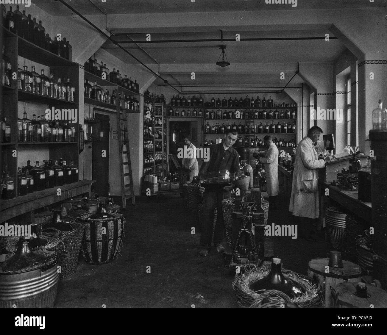 AHW Rudolf Lauche AG Arbeitsplatz Leipzig 1920. Stock Photo