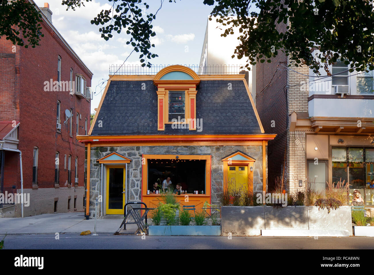 [historical storefront] Honest Tom's Plant Based Taco Shop, 261 S 44th St, Philadelphia, PA Stock Photo