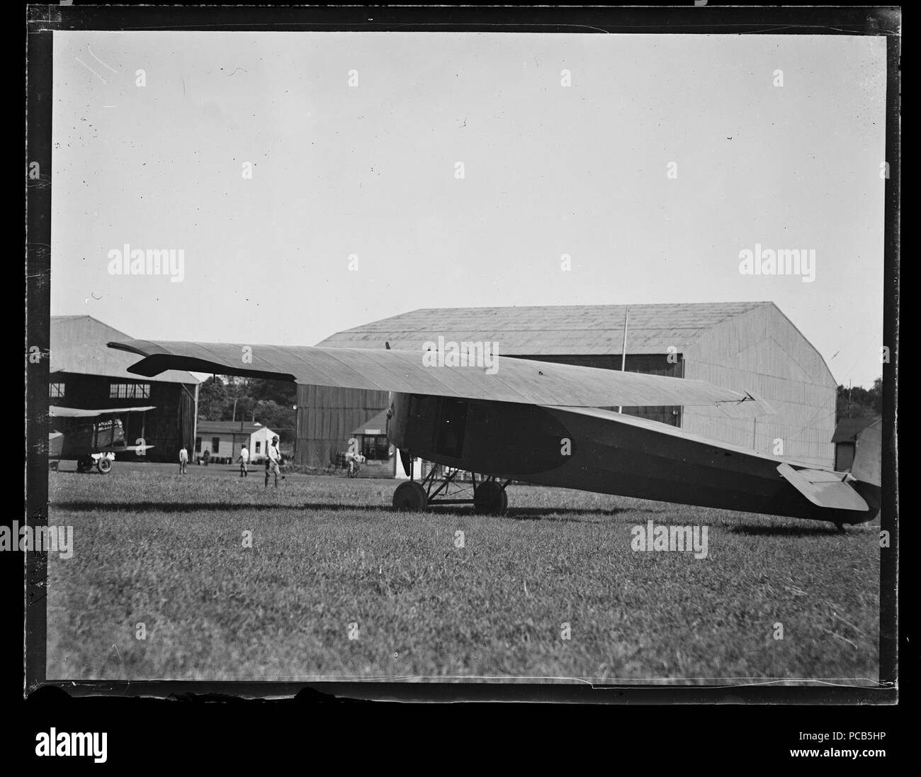Vintage airplane artwork Black and White Stock Photos & Images - Alamy