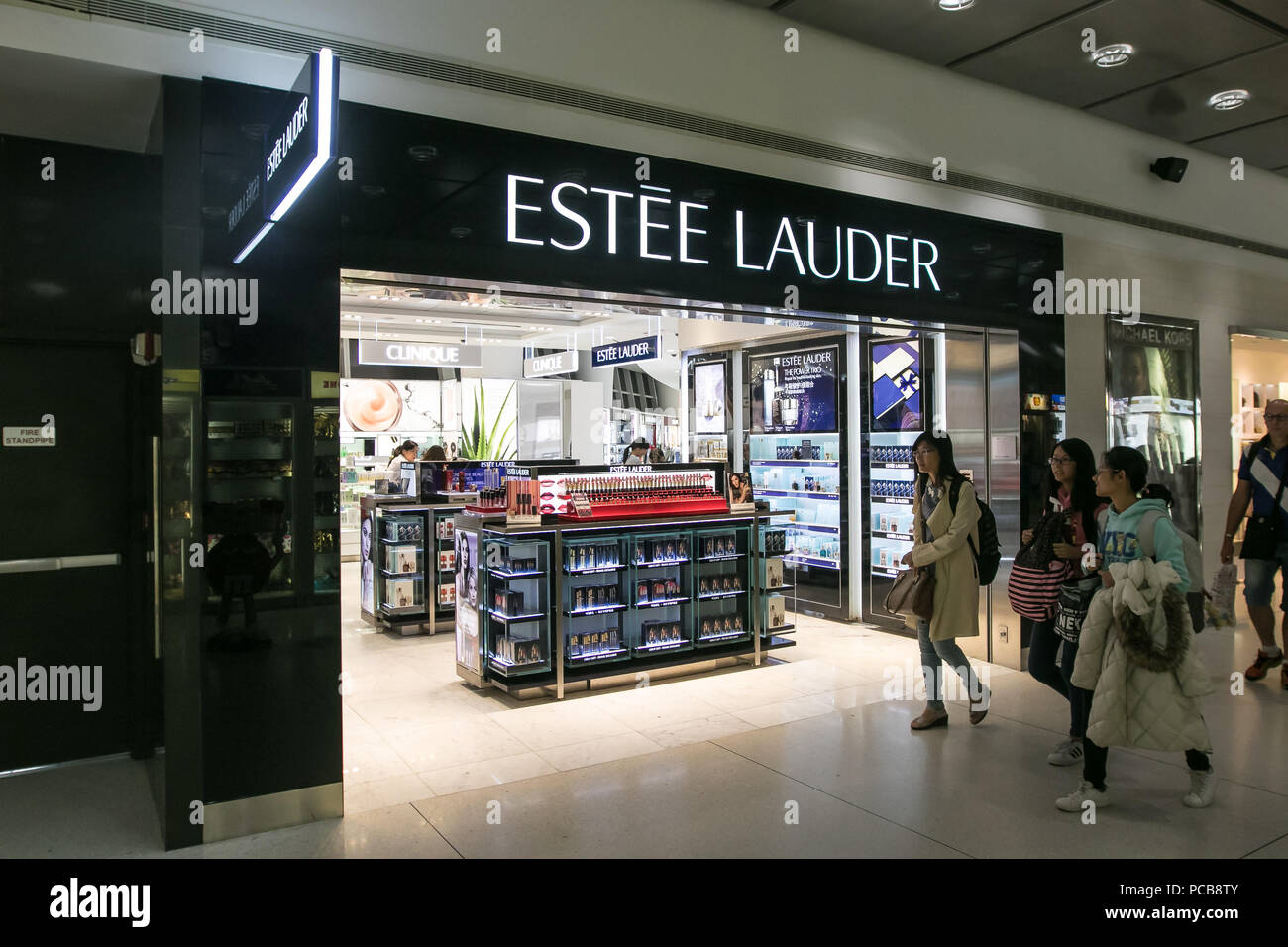 Estee lauder store hi-res stock photography and images - Alamy