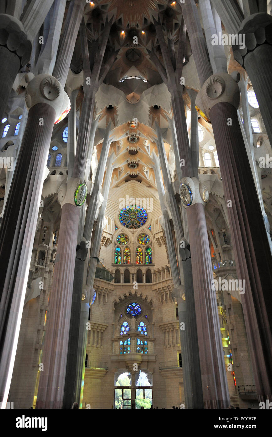 Barcelona, Kathedrale Sagrada Familia. Gaudi, La Sagrada Familia ...