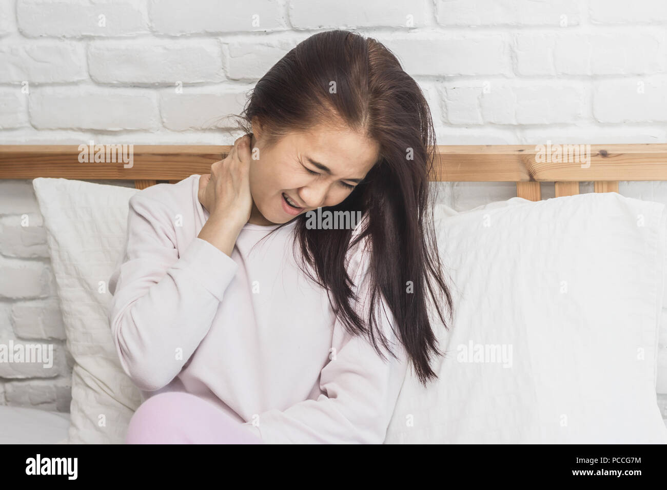 Asian woman back Asian escort service ts