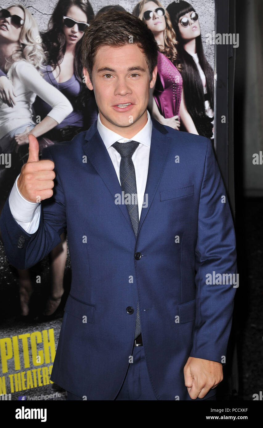 Adam devine pitch perfect hi-res stock photography and images - Alamy