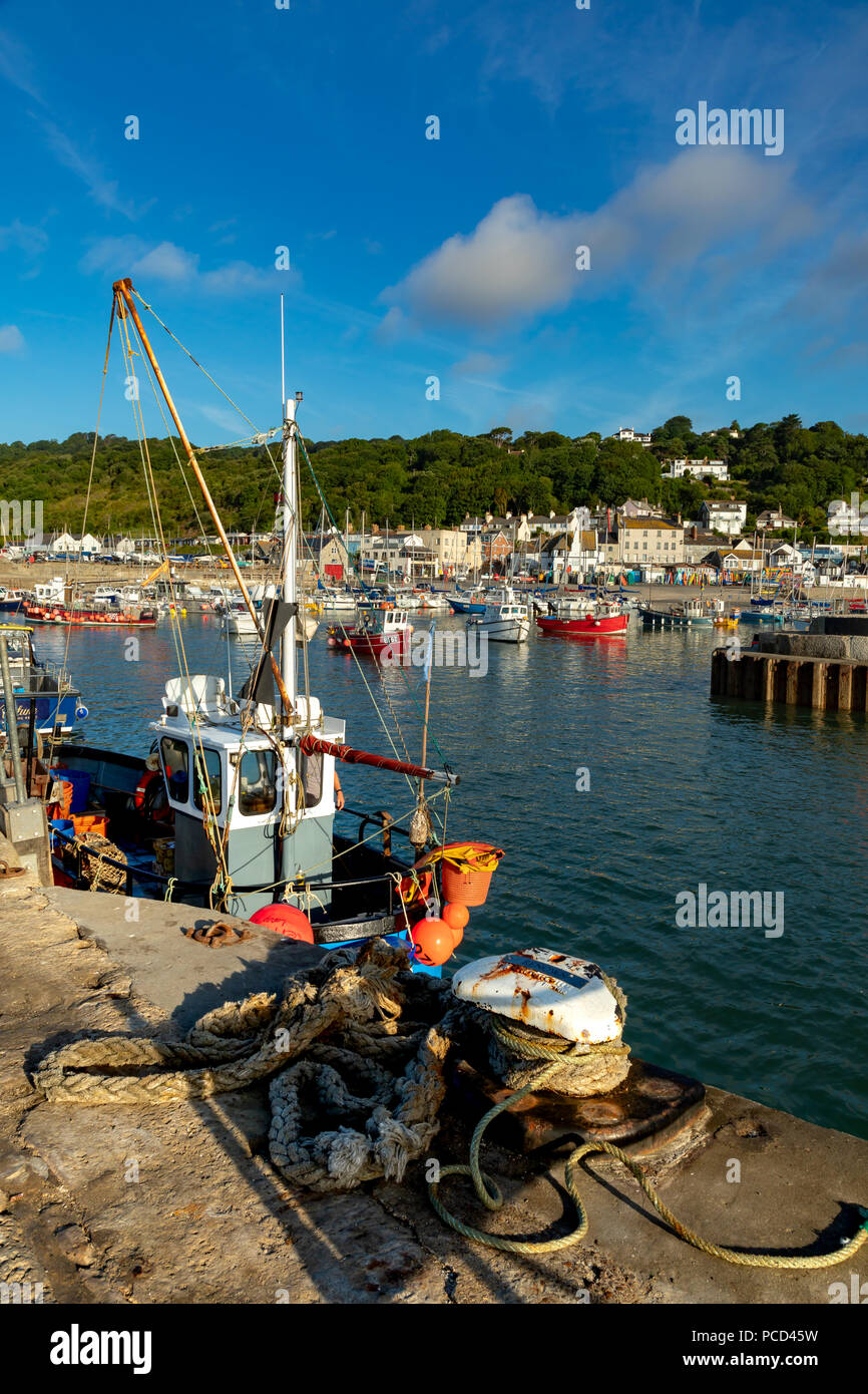 Lyme regis dorset cobb jurassic coast fishing boats harbour sea hi-res ...