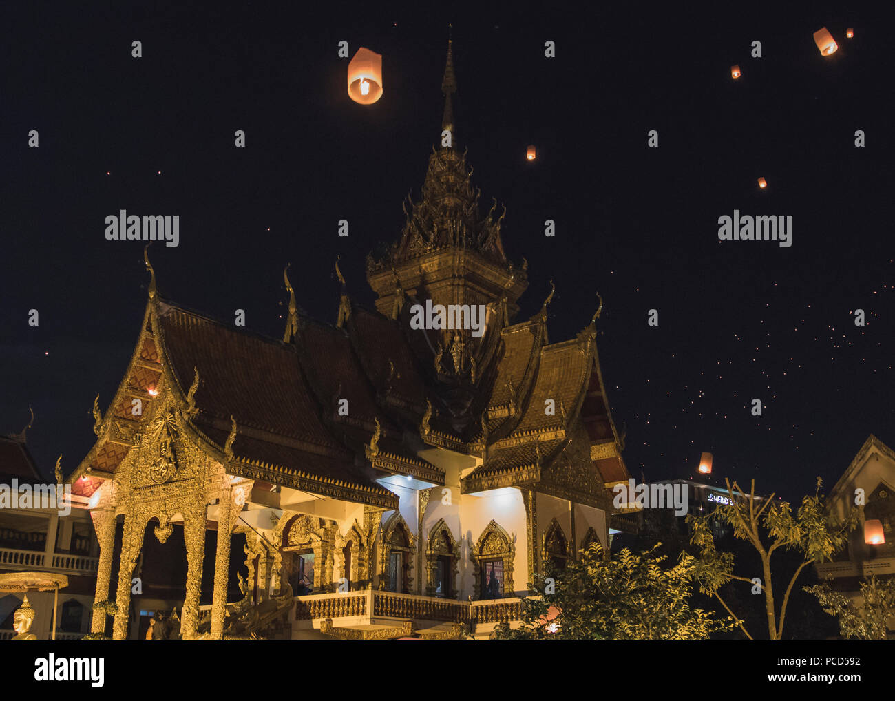 Releasing lanterns, Yee Peng and Loy Krathong Festival in Chiang Mai, Thailand, Southeast Asia, Asia Stock Photo