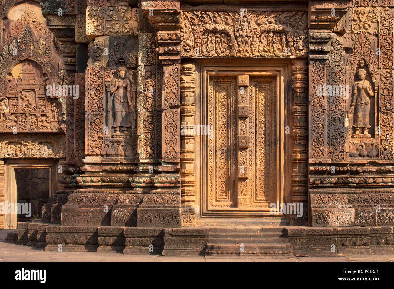Detailed carving on the facade of a temple at Banteay Srei in Angkor, UNESCO World Heritage Site, Siem Reap, Cambodia, Indochina, Southeast Asia, Asia Stock Photo