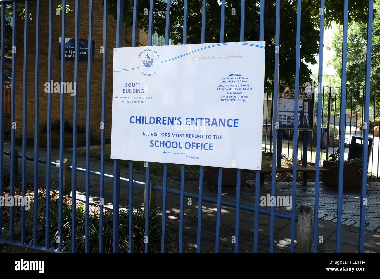 Limehouse Youth Centre London Stock Photo Alamy