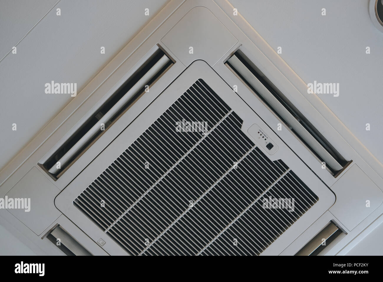 Mounted Cassette Type Air Conditioner On Ceiling