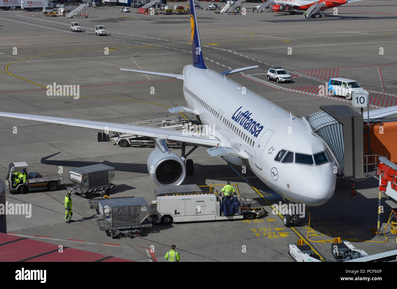 Lufthansa, Flugzeug, Vorfeld, Flughafen Tegel, Reinickendorf, Berlin, Deutschland Stock Photo
