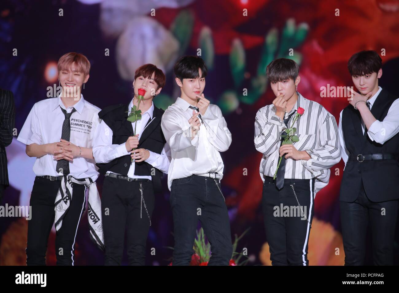 Seoul Korea 01st Aug 18 Wanna One Twice Ikon Mamamoo Oh My Girl Sf9 Laboum Cosmic Girls Victon Weki Meki Neonpunch Kim Dong Han Hashtag Trcng H U B Kard In2it Flashe Halo Joel