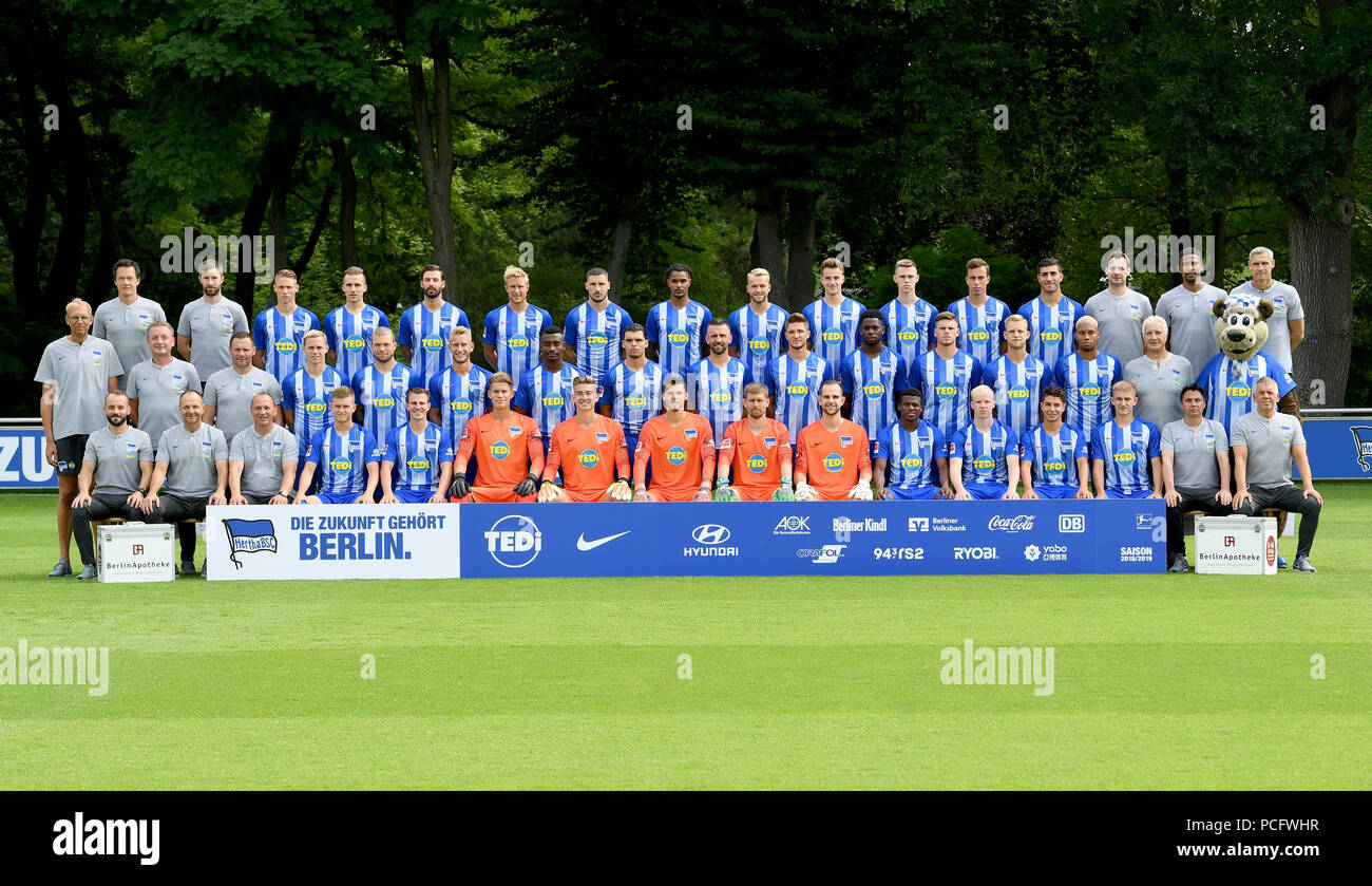 German Bundesliga, official photocall Hertha BSC for 2018/19 in Berlin, Germany: (front row L-R) assistant tem doctor Admir Hamzagic, goalkeeping coach Zsolt Petry, individual coach Andreas Thom, Maximilian Mittelstaedt, Vladimir Darida,