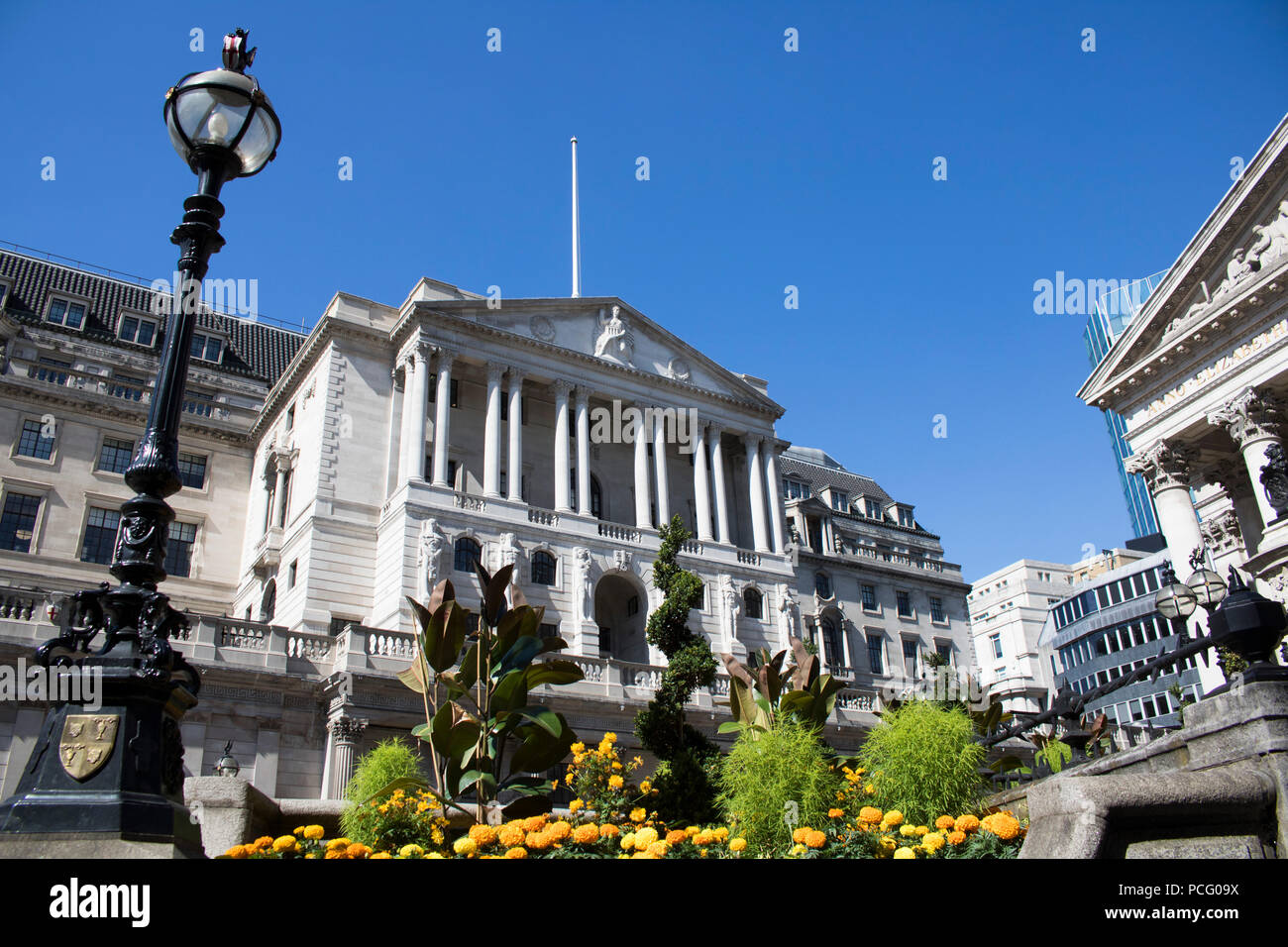 London UK. 2nd August 2018. The Bank of England  Monetary Policy Committee (MPC) has announced an interest rate rise by a quarter of a percentage point, from 0.5% to 0.75%  the highest level in 10 years since March 2009 and the interest rate  increase will hit nearly four million mortgage buyers Credit: amer ghazzal/Alamy Live News Stock Photo